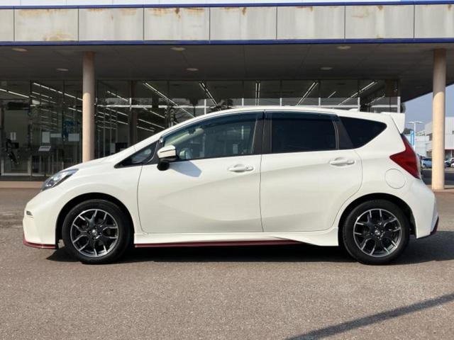 ノート ニスモ　新品タイヤ／保証書／純正　ＳＤナビ／ヘッドランプ　ＨＩＤ／Ｂｌｕｅｔｏｏｔｈ接続／ＥＴＣ／ＥＢＤ付ＡＢＳ／横滑り防止装置／アイドリングストップ／バックモニター／フルセグＴＶ／ＤＶＤ　バックカメラ（2枚目）