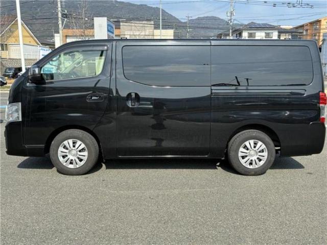 キャラバン マルチベッド・グランドプレミアムＧＸロング　新品タイヤ／保証書／純正　メモリーナビ／フリップダウンモニター　社外　１０．１インチ／インテリジェントルームミラー／衝突安全装置／電動スライドドア／全方位モニター／車線逸脱防止支援システム　ＤＶＤ再生（2枚目）