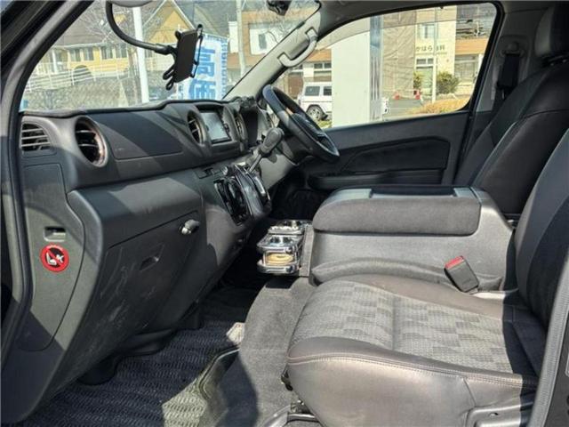 キャラバン マルチベッド・グランドプレミアムＧＸロング　新品タイヤ／保証書／純正　メモリーナビ／フリップダウンモニター　社外　１０．１インチ／インテリジェントルームミラー／衝突安全装置／電動スライドドア／全方位モニター／車線逸脱防止支援システム　ＤＶＤ再生（6枚目）