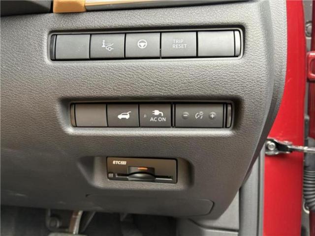 エクストレイル ４ＷＤ　Ｇ　ｅ－４ＯＲＣＥ　保証書／純正　１２．３インチ　メモリーナビ／インテリジェントルームミラー／衝突安全装置／シートヒーター　前席／全方位モニター／車線逸脱防止支援システム／シート　合皮／プロパイロット　全周囲カメラ（17枚目）