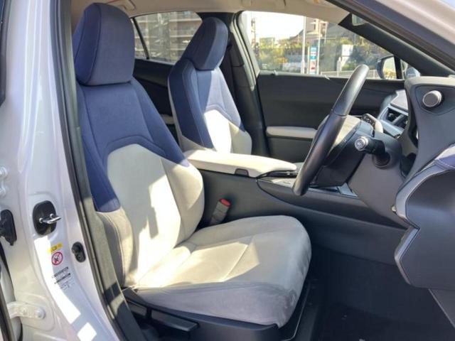 ＵＸ ＵＸ２５０ｈ　保証書／純正　ＳＤナビ／衝突安全装置／車線逸脱防止支援システム／電動バックドア／ドライブレコーダー　純正／ヘッドランプ　ＬＥＤ／ＵＳＢジャック／Ｂｌｕｅｔｏｏｔｈ接続／ＥＴＣ２．０／ＥＢＤ付ＡＢＳ（4枚目）