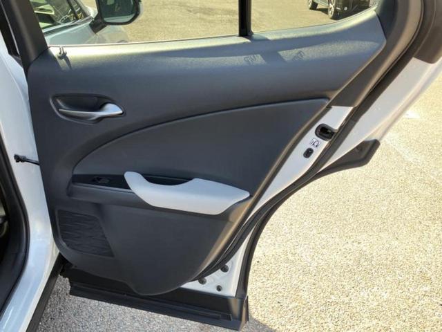 ＵＸ ＵＸ２５０ｈ　保証書／純正　ＳＤナビ／衝突安全装置／車線逸脱防止支援システム／電動バックドア／ドライブレコーダー　純正／ヘッドランプ　ＬＥＤ／ＵＳＢジャック／Ｂｌｕｅｔｏｏｔｈ接続／ＥＴＣ２．０／ＥＢＤ付ＡＢＳ（21枚目）