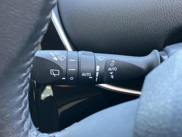 プリウス Ｓセーフティプラス　新品タイヤ／保証書／社外　ナビ／トヨタセーフティセンス／車線逸脱防止支援システム／パーキングアシスト　自動操舵／ヘッドランプ　ＬＥＤ／Ｂｌｕｅｔｏｏｔｈ接続／ＥＴＣ／ＥＢＤ付ＡＢＳ　バックカメラ（16枚目）