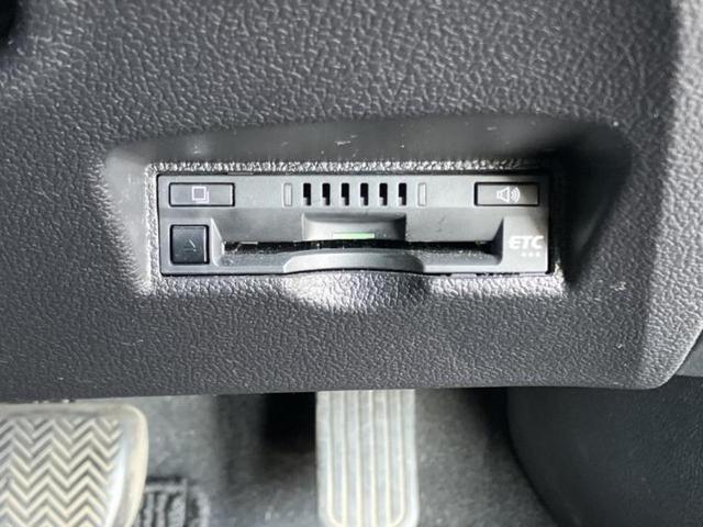 プリウス Ｓセーフティプラス　新品タイヤ／保証書／社外　ナビ／トヨタセーフティセンス／車線逸脱防止支援システム／パーキングアシスト　自動操舵／ヘッドランプ　ＬＥＤ／Ｂｌｕｅｔｏｏｔｈ接続／ＥＴＣ／ＥＢＤ付ＡＢＳ　バックカメラ（18枚目）