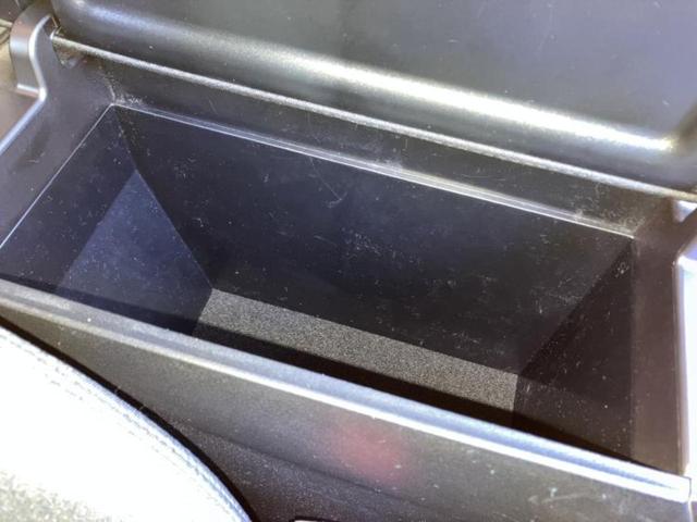 プリウス Ｓセーフティプラス　新品タイヤ／保証書／社外　ナビ／トヨタセーフティセンス／車線逸脱防止支援システム／パーキングアシスト　自動操舵／ヘッドランプ　ＬＥＤ／Ｂｌｕｅｔｏｏｔｈ接続／ＥＴＣ／ＥＢＤ付ＡＢＳ　バックカメラ（32枚目）