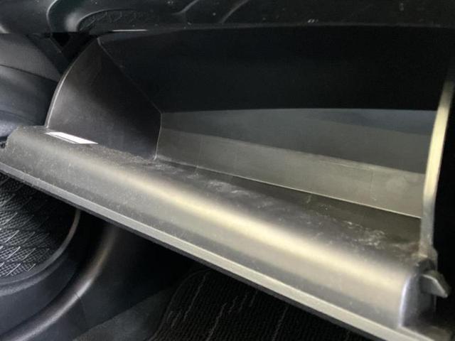 プリウス Ｓセーフティプラス　新品タイヤ／保証書／社外　ナビ／トヨタセーフティセンス／車線逸脱防止支援システム／パーキングアシスト　自動操舵／ヘッドランプ　ＬＥＤ／Ｂｌｕｅｔｏｏｔｈ接続／ＥＴＣ／ＥＢＤ付ＡＢＳ　バックカメラ（35枚目）