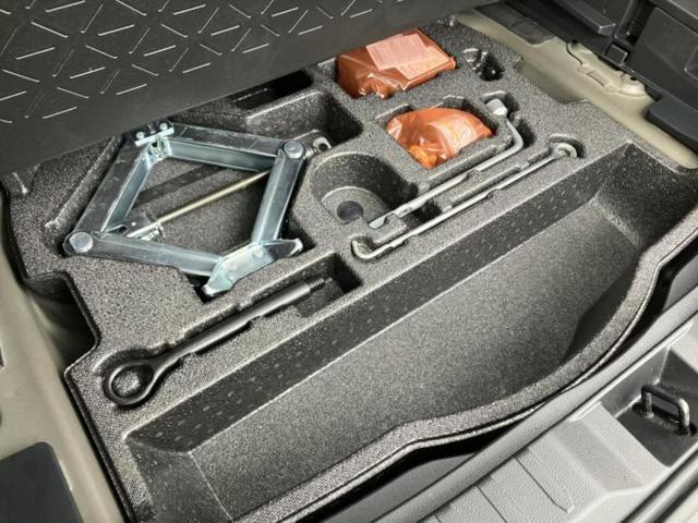 RAV4 4WDハイブリッドG 新品タイヤ/サンルーフ/保証書/ディスプレイオーディオ+ナビ9インチ/衝突安全装置/シートヒーター 前席/パノラミックビューモニター/車線逸脱防止支援システム/シート 合皮/電動バックドア 電動シート(24枚目)