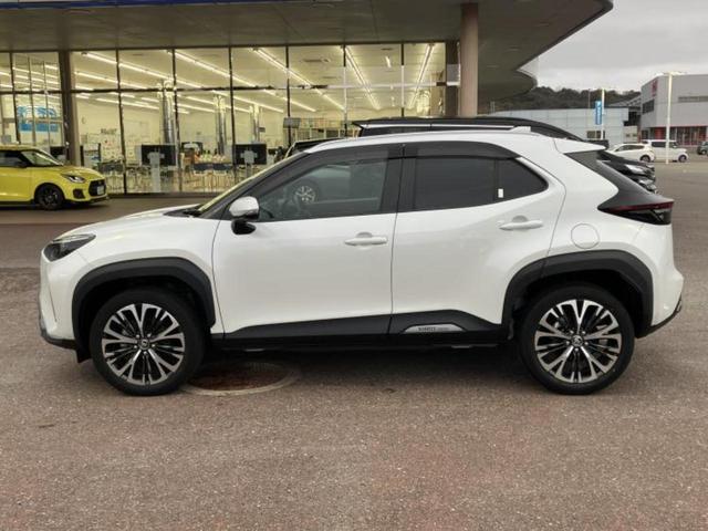 ヤリスクロス ハイブリッドＺアドベンチャー　保証書／ディスプレイオーディオ８インチ／トヨタセーフティセンス／シートヒーター　前席／車線逸脱防止支援システム／シート　ハーフレザー／ヘッドランプ　ＬＥＤ／Ｂｌｕｅｔｏｏｔｈ接続／ＥＴＣ　バックカメラ（2枚目）