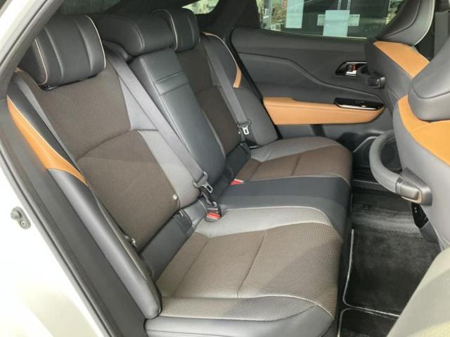 クラウンクロスオーバー ４ＷＤ　ＲＳアドバンスド　サンルーフ／純正エアロ／保証書／純正　ＳＤナビ／トヨタセーフティセンス／シートヒーター／車線逸脱防止支援システム／シート　フルレザー／ヘッドランプ　ＬＥＤ／Ｂｌｕｅｔｏｏｔｈ接続／ＥＴＣ２．０　４ＷＤ（5枚目）