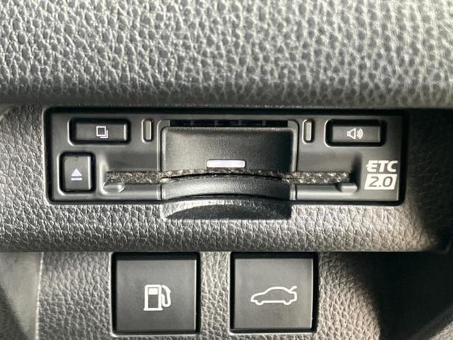 クラウンクロスオーバー ４ＷＤ　ＲＳアドバンスド　サンルーフ／純正エアロ／保証書／純正　ＳＤナビ／トヨタセーフティセンス／シートヒーター／車線逸脱防止支援システム／シート　フルレザー／ヘッドランプ　ＬＥＤ／Ｂｌｕｅｔｏｏｔｈ接続／ＥＴＣ２．０　４ＷＤ（18枚目）