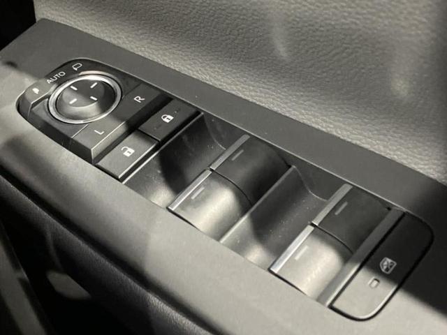 プリウス Ｚ　保証書／ディスプレイオーディオ＋ナビ１２．３インチ／トヨタセーフティセンス／シートヒーター　前席／パノラミックビューモニター／車線逸脱防止支援システム／シート　合皮　衝突被害軽減システム　全周囲カメラ（28枚目）