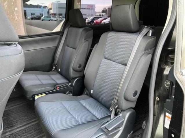 ヴォクシー ＺＳキラメキ２　純正エアロ／社外　９インチ　ＳＤナビ／フリップダウンモニター　社外　１０．１インチ／衝突安全装置／両側電動スライドドア／車線逸脱防止支援システム／ヘッドランプ　ＬＥＤ／Ｂｌｕｅｔｏｏｔｈ接続　ＥＴＣ（8枚目）