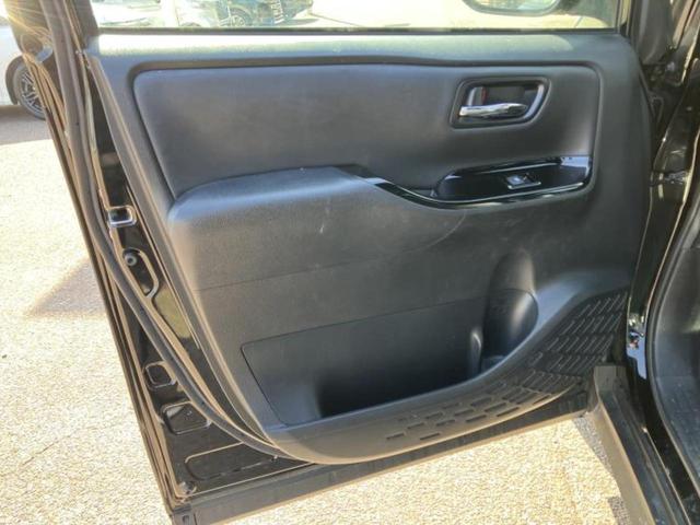 ノア ハイブリッドSiダブルバイビー2 保証書/純正 10インチ SDナビ/フリップダウンモニター 純正 12.1インチ/トヨタセーフティセンス/両側電動スライドドア/シートヒーター 前席/車線逸脱防止支援システム/シート 合皮 DVD再生(24枚目)