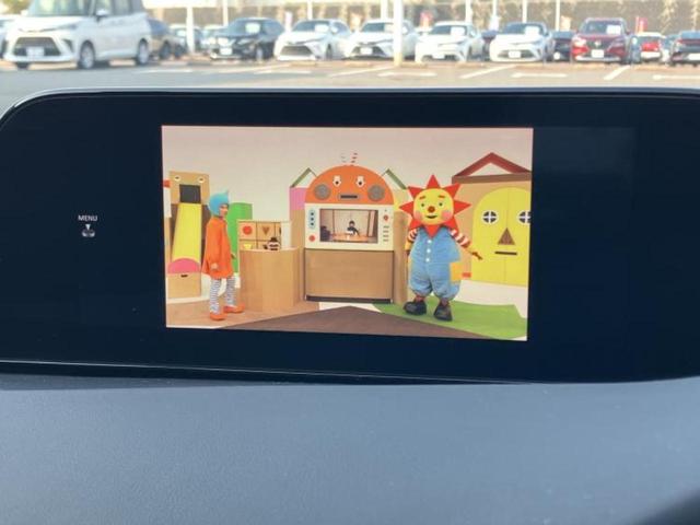 ＭＡＺＤＡ３ファストバック ２０Ｓプロアクティブツーリングセレクション　保証書／純正　ＳＤナビ／アイアクティブセンス（マツダ）／シートヒーター　前席／車線逸脱防止支援システム／ヘッドランプ　ＬＥＤ／ＵＳＢジャック／Ｂｌｕｅｔｏｏｔｈ接続／ＥＴＣ／ＥＢＤ付ＡＢＳ　ＤＶＤ再生（12枚目）