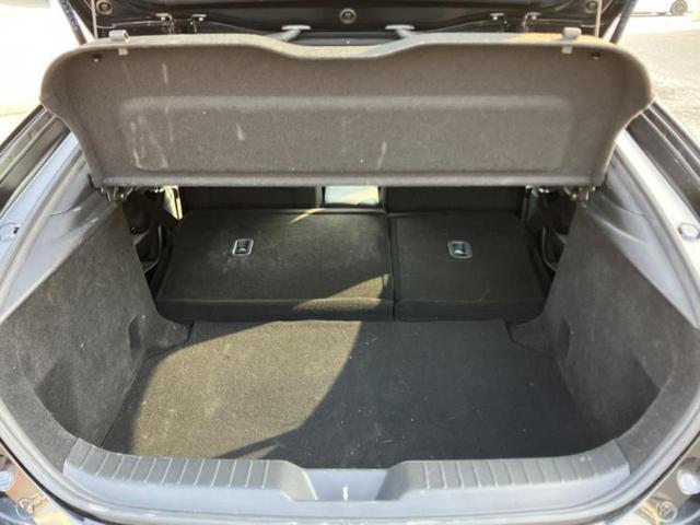 ＭＡＺＤＡ３ファストバック ２０Ｓプロアクティブツーリングセレクション　保証書／純正　ＳＤナビ／アイアクティブセンス（マツダ）／シートヒーター　前席／車線逸脱防止支援システム／ヘッドランプ　ＬＥＤ／ＵＳＢジャック／Ｂｌｕｅｔｏｏｔｈ接続／ＥＴＣ／ＥＢＤ付ＡＢＳ　ＤＶＤ再生（19枚目）