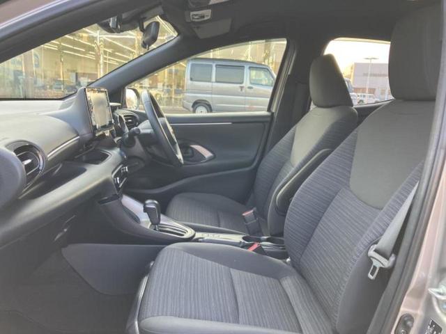 ヤリス ハイブリッドＺ　新品タイヤ／保証書／ディスプレイオーディオ＋ナビ８インチ／衝突安全装置／シートヒーター／車線逸脱防止支援システム／ドライブレコーダー　前後／ヘッドランプ　ＬＥＤ／ＵＳＢジャック　衝突被害軽減システム（6枚目）