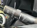 Ｓスタイルブラック　保証書／純正　ＳＤナビ／衝突安全装置／シートヒーター　前席／車線逸脱防止支援システム／ＥＴＣ／ＥＢＤ付ＡＢＳ／横滑り防止装置／アイドリングストップ／フルセグＴＶ／エアバッグ　運転席／エアバッグ　助手席（16枚目）