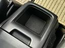 WECARSの展示場では実際に見て、触ってお車をお選びいただけます!知識の豊富な営業スタッフが様々なカーライフをご提案いたします!