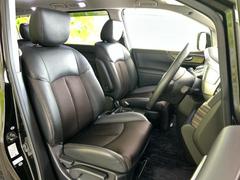 「この車の写真をもっと見たい」「状態が気になる」「この装備はついている？」どんな小さな疑問でもお気軽にお問い合わせください！ 4