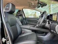 「この車の写真をもっと見たい」「状態が気になる」「この装備はついている？」どんな小さな疑問でもお気軽にお問い合わせください！ 4