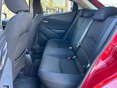 ＷＥＣＡＲＳでは各商談席に大型モニターをご用意しております！見やすい大画面でゆったりと全国の在庫をご覧いただけます！是非ご来店お待ちしております！ 7