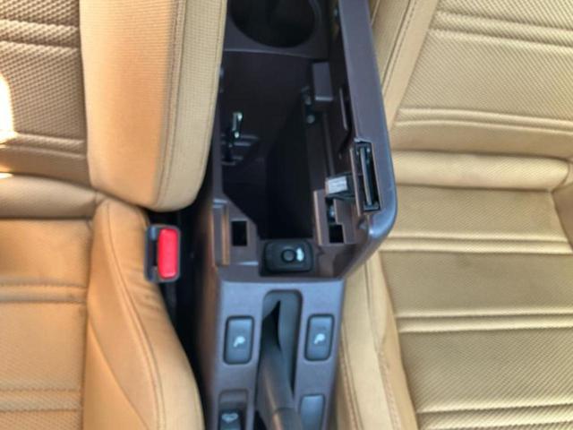 コペン ローブ　社外　ＳＤナビ／シートヒーター　前席／ヘッドランプ　ＨＩＤ／ＥＴＣ／ＥＢＤ付ＡＢＳ／横滑り防止装置／ワンセグＴＶ／エアバッグ　運転席／エアバッグ　助手席／アルミホイール　純正　１６インチ　盗難防止装置（28枚目）
