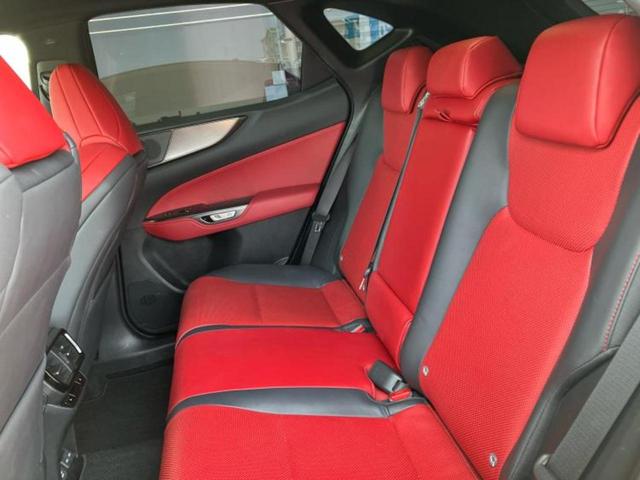 ＮＸ ＮＸ３５０ｈ　Ｆスポーツ　パノラマルーフ／保証書／ディスプレイオーディオ＋ナビ１４インチ／デジタルインナーミラー／プリクラッシュセーフティ／シートヒーター／パノラミックビューモニター／車線逸脱防止支援システム　革シート（7枚目）