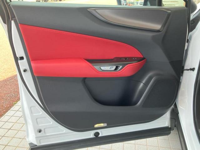 ＮＸ ＮＸ３５０ｈ　Ｆスポーツ　パノラマルーフ／保証書／ディスプレイオーディオ＋ナビ１４インチ／デジタルインナーミラー／プリクラッシュセーフティ／シートヒーター／パノラミックビューモニター／車線逸脱防止支援システム　革シート（22枚目）