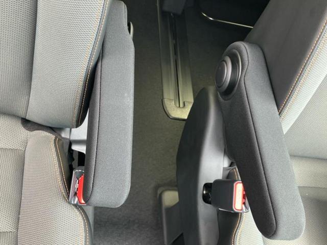 フリード クロスター　保証書／純正　８インチ　ナビ／ホンダセンシング／両側電動スライドドア／シートヒーター　前席／車線逸脱防止支援システム／登録済未使用車／ヘッドランプ　ＬＥＤ／Ｂｌｕｅｔｏｏｔｈ接続／ＥＢＤ付ＡＢＳ（34枚目）
