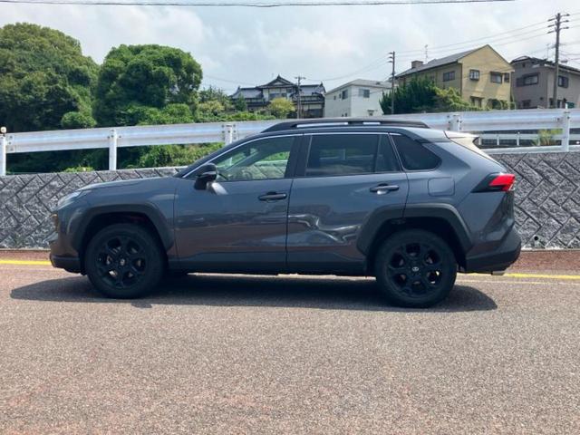 ＲＡＶ４ ４ＷＤハイブリッドアドベンチャーオフロードパッケ２　新品タイヤ／保証書／ディスプレイオーディオ＋ナビ１０．５インチ／デジタルインナーミラー／トヨタセーフティセンス／シートヒーター　前席／パノラミックビューモニター／車線逸脱防止支援システム　全周囲カメラ（2枚目）