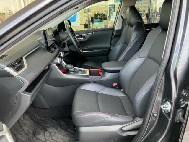 ＲＡＶ４ ４ＷＤハイブリッドアドベンチャーオフロードパッケ２　新品タイヤ／保証書／ディスプレイオーディオ＋ナビ１０．５インチ／デジタルインナーミラー／トヨタセーフティセンス／シートヒーター　前席／パノラミックビューモニター／車線逸脱防止支援システム　全周囲カメラ（6枚目）