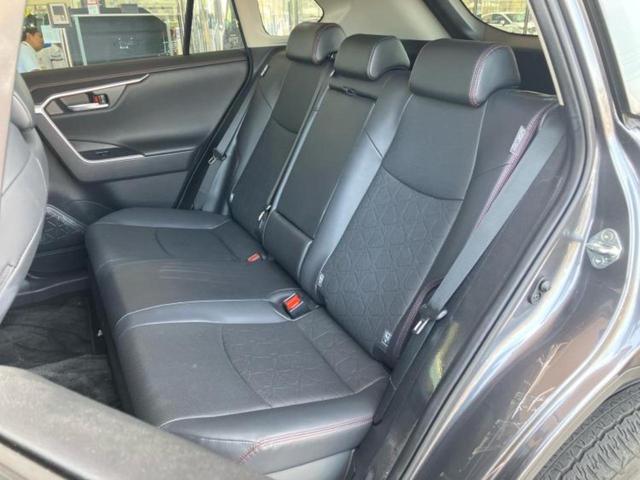 ＲＡＶ４ ４ＷＤハイブリッドアドベンチャーオフロードパッケ２　新品タイヤ／保証書／ディスプレイオーディオ＋ナビ１０．５インチ／デジタルインナーミラー／トヨタセーフティセンス／シートヒーター　前席／パノラミックビューモニター／車線逸脱防止支援システム　全周囲カメラ（7枚目）