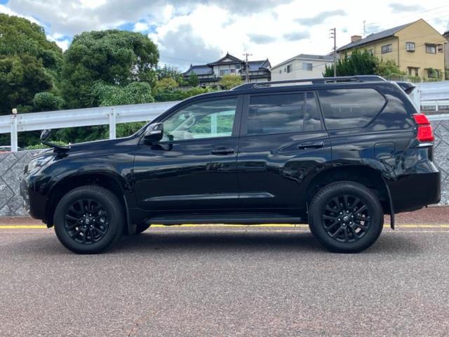ランドクルーザープラド ４ＷＤ　ＴＸ　Ｌパッケージマットブラックエディション　サンルーフ／保証書／純正　９インチ　ＳＤナビ／衝突安全装置／エアーシート　前席／車線逸脱防止支援システム／シート　フルレザー／パーキングアシスト　バックガイド／ドライブレコーダー　前後　革シート（2枚目）