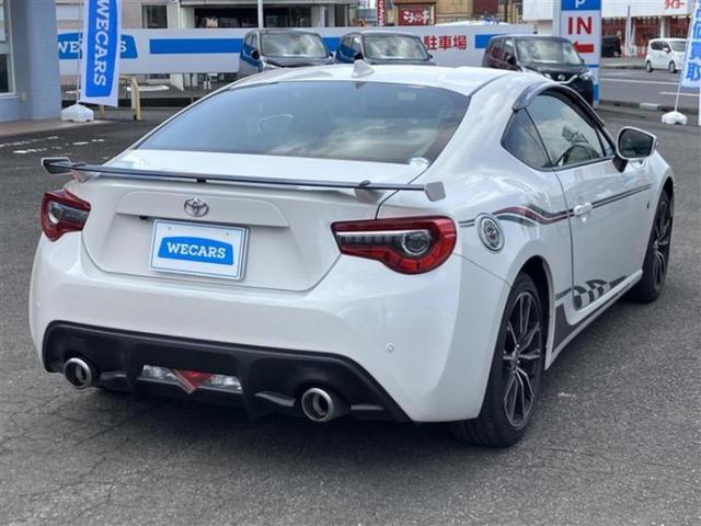 ８６ ＧＴリミテッド　新品タイヤ／保証書／純正　ＳＤナビ／シートヒーター／ＥＢＤ付ＡＢＳ／横滑り防止装置／フルセグＴＶ／エアバッグ　運転席／エアバッグ　助手席／エアバッグ　サイド／アルミホイール　純正　１７インチ　記録簿（3枚目）