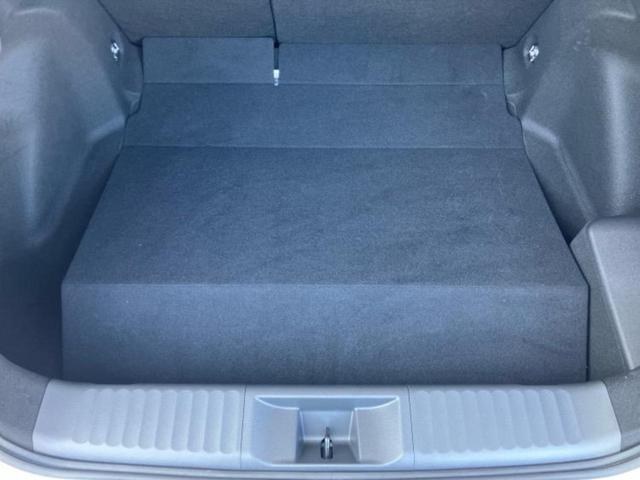 プリウス Ｚ　ガラスルーフ／保証書／純正　ＳＤナビ／トヨタセーフティセンス／シートヒーター／全方位モニター／車線逸脱防止支援システム／シート　合皮／パーキングアシスト　自動操舵／電動バックドア　衝突被害軽減システム（24枚目）