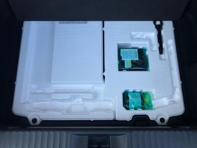 プリウス Ｚ　ガラスルーフ／保証書／純正　ＳＤナビ／トヨタセーフティセンス／シートヒーター／全方位モニター／車線逸脱防止支援システム／シート　合皮／パーキングアシスト　自動操舵／電動バックドア　衝突被害軽減システム（25枚目）