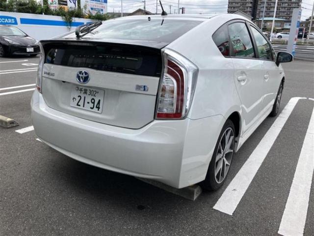 プリウス Ｓ　純正　ＳＤナビ／ドライブレコーダー　社外／ヘッドランプ　ＨＩＤ／Ｂｌｕｅｔｏｏｔｈ接続／ＥＴＣ／ＥＢＤ付ＡＢＳ／横滑り防止装置／アイドリングストップ／バックモニター／ワンセグＴＶ　バックカメラ（3枚目）