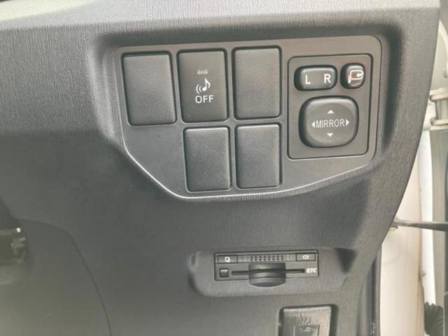 プリウス Ｓ　純正　ＳＤナビ／ドライブレコーダー　社外／ヘッドランプ　ＨＩＤ／Ｂｌｕｅｔｏｏｔｈ接続／ＥＴＣ／ＥＢＤ付ＡＢＳ／横滑り防止装置／アイドリングストップ／バックモニター／ワンセグＴＶ　バックカメラ（16枚目）