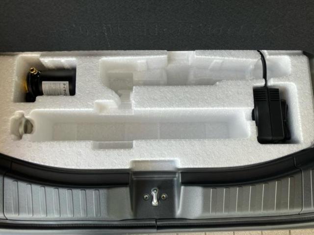 Ｎ－ＢＯＸカスタム ターボコーディネートスタイル２トーン　新品タイヤ／保証書／純正　９インチ　メモリーナビ／フリップダウンモニター　純正　１２．８インチ／ホンダセンシング／両側電動スライドドア／シートヒーター　前席／車線逸脱防止支援システム／シート　合皮（25枚目）