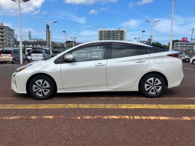 プリウス Ａ　新品タイヤ／純正　９インチ　メモリーナビ／トヨタセーフティセンス／車線逸脱防止支援システム／パーキングアシスト　バックガイド／パーキングアシスト　自動操舵／ヘッドランプ　ＬＥＤ　衝突被害軽減システム（2枚目）