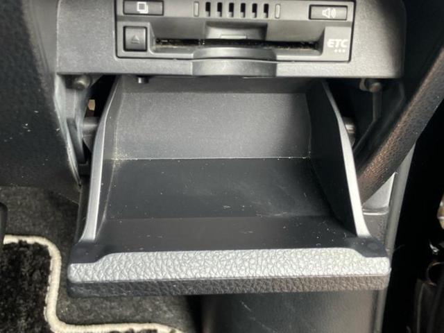 ヴォクシー ＺＳキラメキ　新品タイヤ／保証書／社外　９インチ　ＳＤナビ／フリップダウンモニター　社外　１０．１インチ／トヨタセーフティセンス／両側電動スライドドア／車線逸脱防止支援システム／ヘッドランプ　ＬＥＤ　バックカメラ（36枚目）