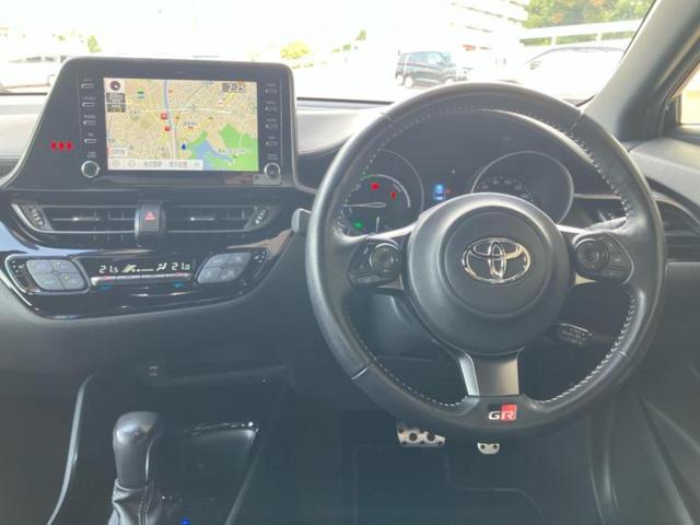 Ｃ－ＨＲ Ｓ　ＧＲスポーツ　新品タイヤ／保証書／ディスプレイオーディオ＋ナビ８インチ／トヨタセーフティセンス／パノラミックビューモニター／車線逸脱防止支援システム／シート　ハーフレザー／ヘッドランプ　ＬＥＤ　衝突被害軽減システム（14枚目）