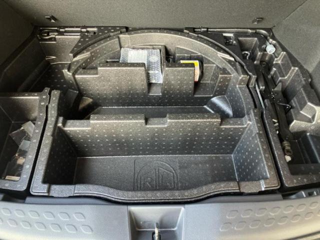Ｃ－ＨＲ Ｓ　ＧＲスポーツ　新品タイヤ／保証書／ディスプレイオーディオ＋ナビ８インチ／トヨタセーフティセンス／パノラミックビューモニター／車線逸脱防止支援システム／シート　ハーフレザー／ヘッドランプ　ＬＥＤ　衝突被害軽減システム（25枚目）