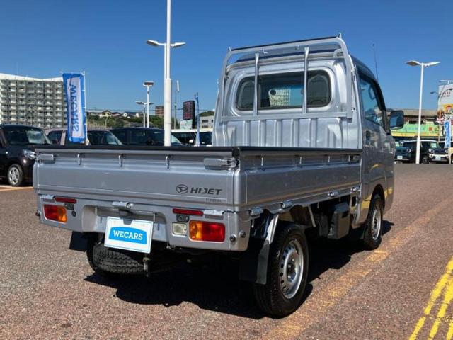 ハイゼットトラック ４ＷＤハイルーフＳＡ３ｔ　スマートアシスト（トヨタ・ダイハツ）／車線逸脱防止支援システム／ヘッドランプ　ＬＥＤ／ＥＢＤ付ＡＢＳ／横滑り防止装置／エアバッグ　運転席／パワーステアリング／オートライト／マニュアルエアコン　４ＷＤ（3枚目）