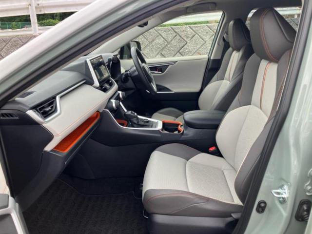 ＲＡＶ４ ４ＷＤアドベンチャー　サンルーフ／保証書／純正　９インチ　ＳＤナビ／衝突安全装置／シートヒーター　前席／車線逸脱防止支援システム／シート　合皮／ヘッドランプ　ＬＥＤ／ＥＴＣ２．０／ＥＢＤ付ＡＢＳ／横滑り防止装置　４ＷＤ（6枚目）