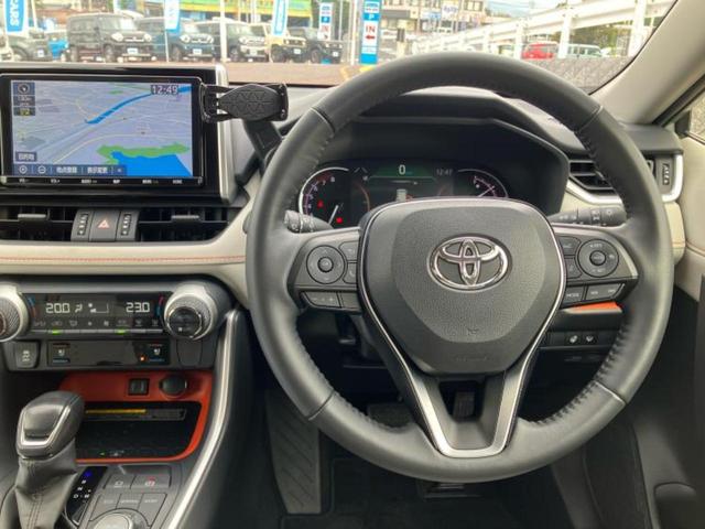 ＲＡＶ４ ４ＷＤアドベンチャー　サンルーフ／保証書／純正　９インチ　ＳＤナビ／衝突安全装置／シートヒーター　前席／車線逸脱防止支援システム／シート　合皮／ヘッドランプ　ＬＥＤ／ＥＴＣ２．０／ＥＢＤ付ＡＢＳ／横滑り防止装置　４ＷＤ（15枚目）