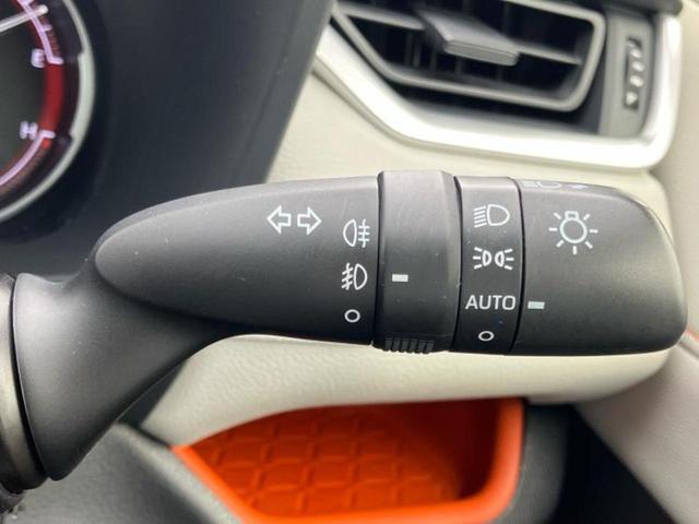 ＲＡＶ４ ４ＷＤアドベンチャー　サンルーフ／保証書／純正　９インチ　ＳＤナビ／衝突安全装置／シートヒーター　前席／車線逸脱防止支援システム／シート　合皮／ヘッドランプ　ＬＥＤ／ＥＴＣ２．０／ＥＢＤ付ＡＢＳ／横滑り防止装置　４ＷＤ（16枚目）
