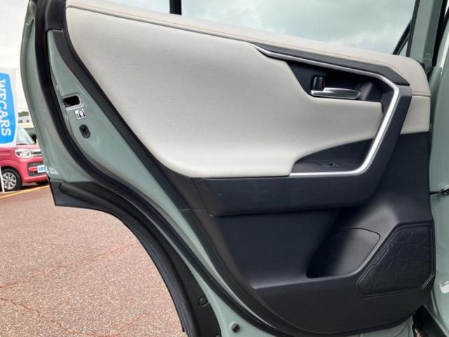 ＲＡＶ４ ４ＷＤアドベンチャー　サンルーフ／保証書／純正　９インチ　ＳＤナビ／衝突安全装置／シートヒーター　前席／車線逸脱防止支援システム／シート　合皮／ヘッドランプ　ＬＥＤ／ＥＴＣ２．０／ＥＢＤ付ＡＢＳ／横滑り防止装置　４ＷＤ（23枚目）