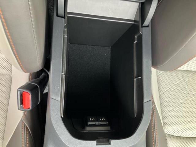 ＲＡＶ４ ４ＷＤアドベンチャー　サンルーフ／保証書／純正　９インチ　ＳＤナビ／衝突安全装置／シートヒーター　前席／車線逸脱防止支援システム／シート　合皮／ヘッドランプ　ＬＥＤ／ＥＴＣ２．０／ＥＢＤ付ＡＢＳ／横滑り防止装置　４ＷＤ（35枚目）