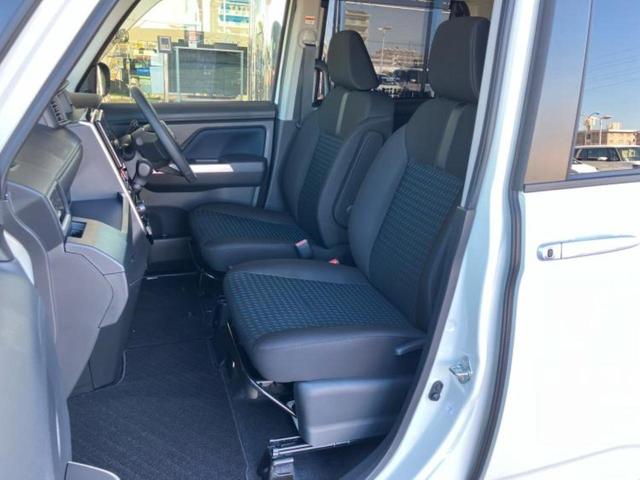 ルーミー カスタムＧ　保証書／ディスプレイオーディオ９インチ／トヨタセーフティセンス／両側電動スライドドア／シートヒーター　前席／パノラミックビューモニター／ドライブレコーダー　前後／ヘッドランプ　ＬＥＤ　全周囲カメラ（6枚目）